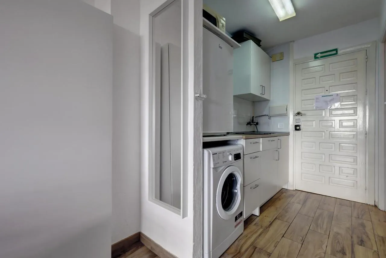 077 - Comfortable Studio In Large Holiday Complex With Water Park Apartment Benalmadena Spain